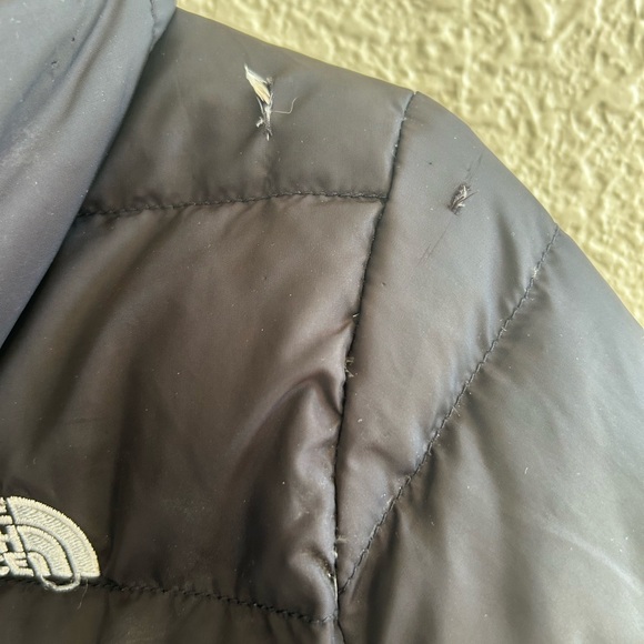 The North Face Black Quilted Jacket - Picture 4 of 9